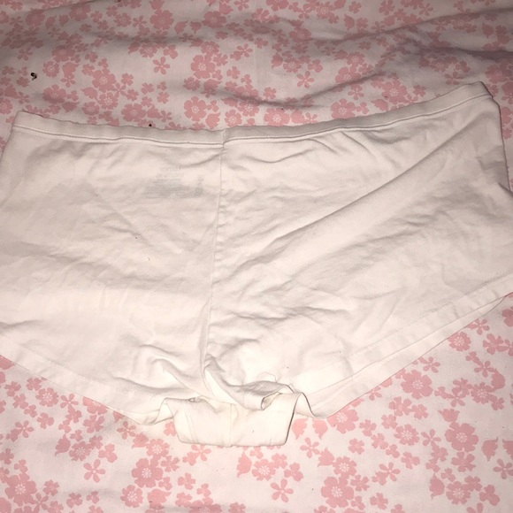 White boxers| never been touched| - Picture 1 of 2